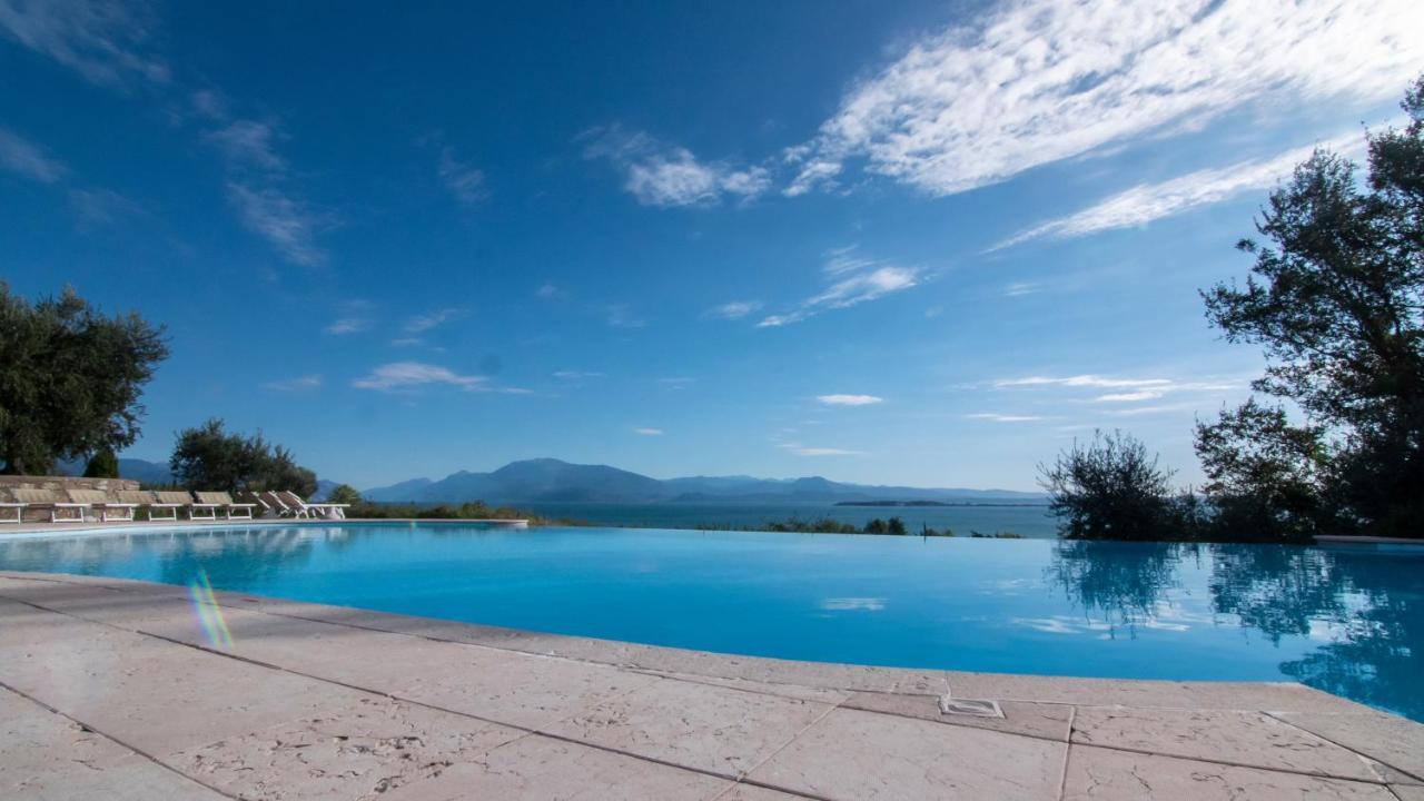Castello Belvedere Apartments Desenzano del Garda Exterior foto