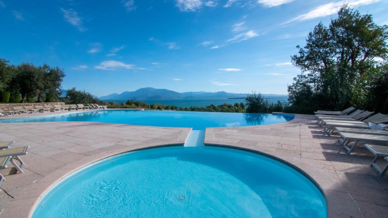 Castello Belvedere Apartments Desenzano del Garda Exterior foto