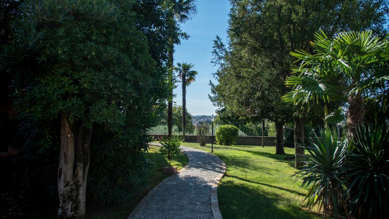 Castello Belvedere Apartments Desenzano del Garda Exterior foto