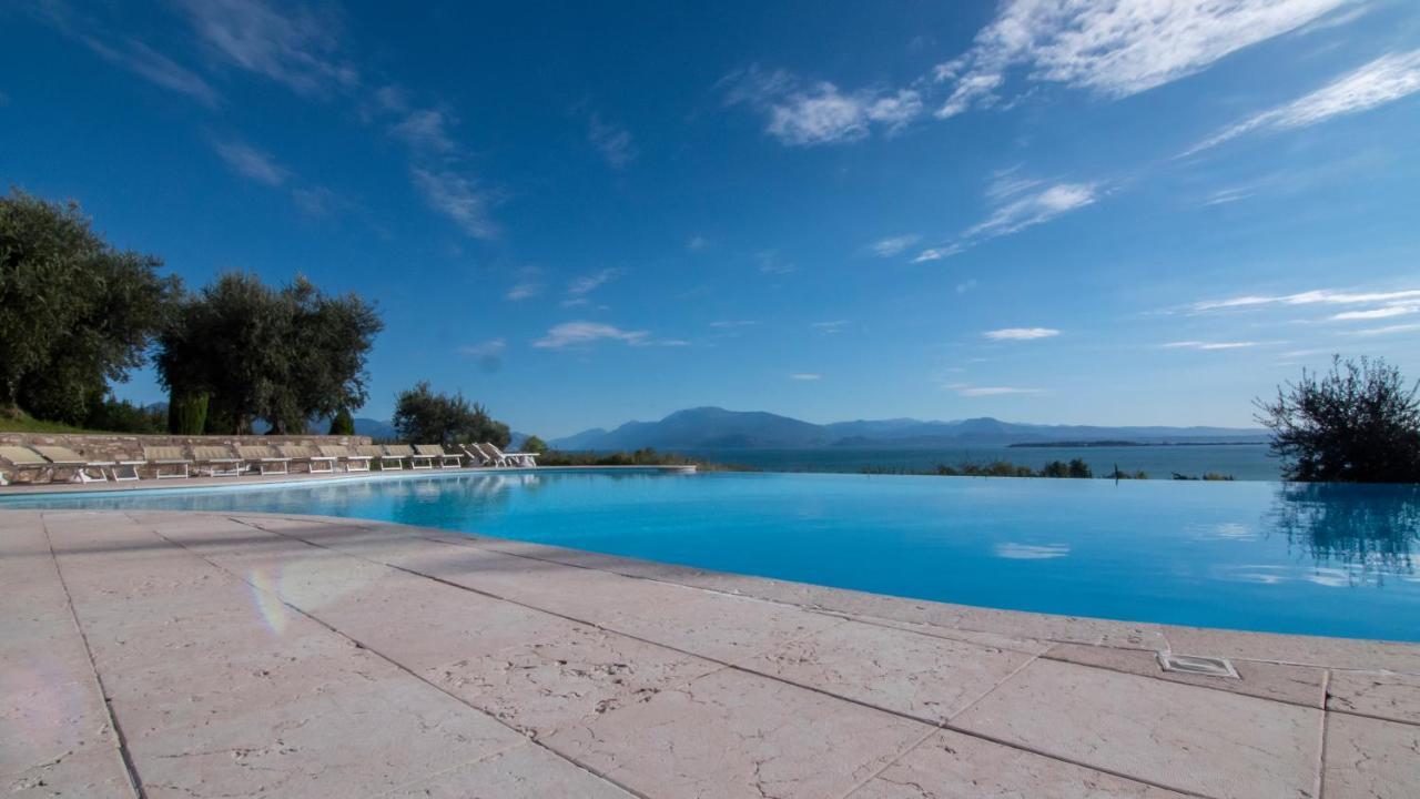 Castello Belvedere Apartments Desenzano del Garda Exterior foto