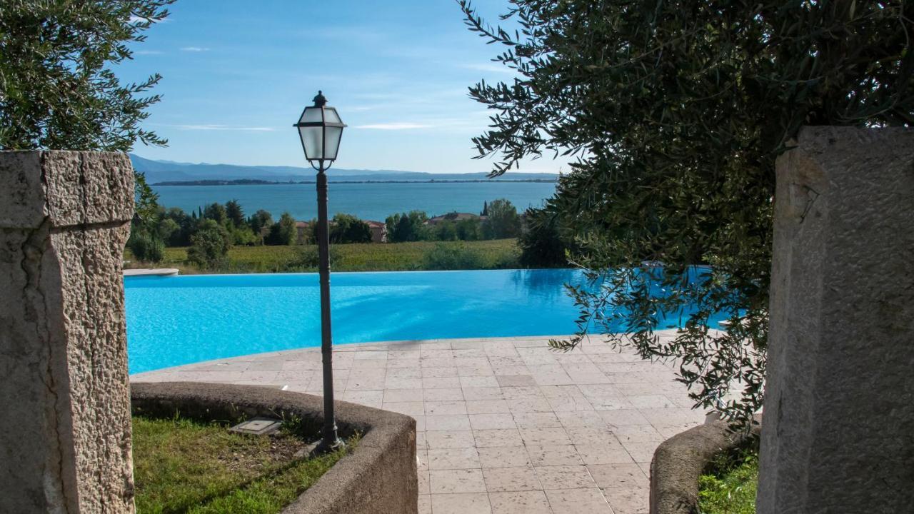 Castello Belvedere Apartments Desenzano del Garda Exterior foto
