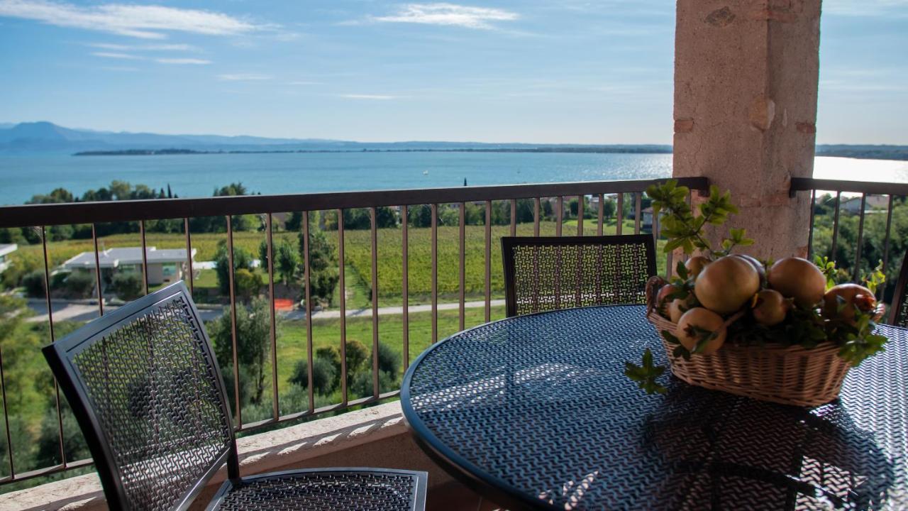 Castello Belvedere Apartments Desenzano del Garda Exterior foto