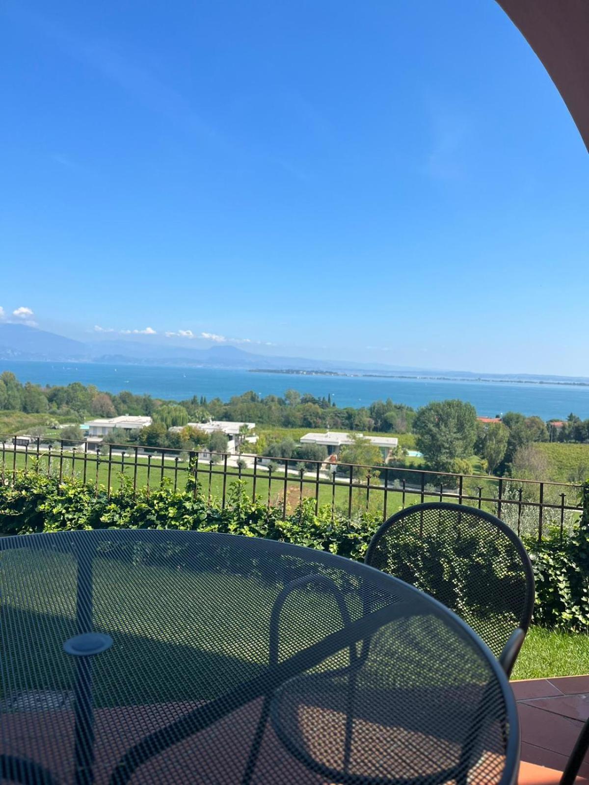 Castello Belvedere Apartments Desenzano del Garda Exterior foto