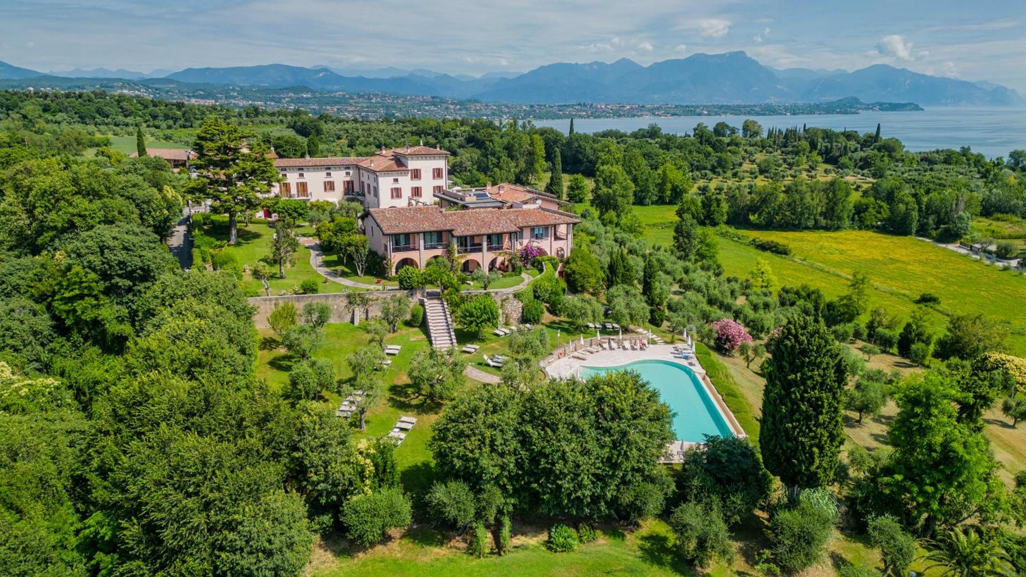 Castello Belvedere Apartments Desenzano del Garda Exterior foto