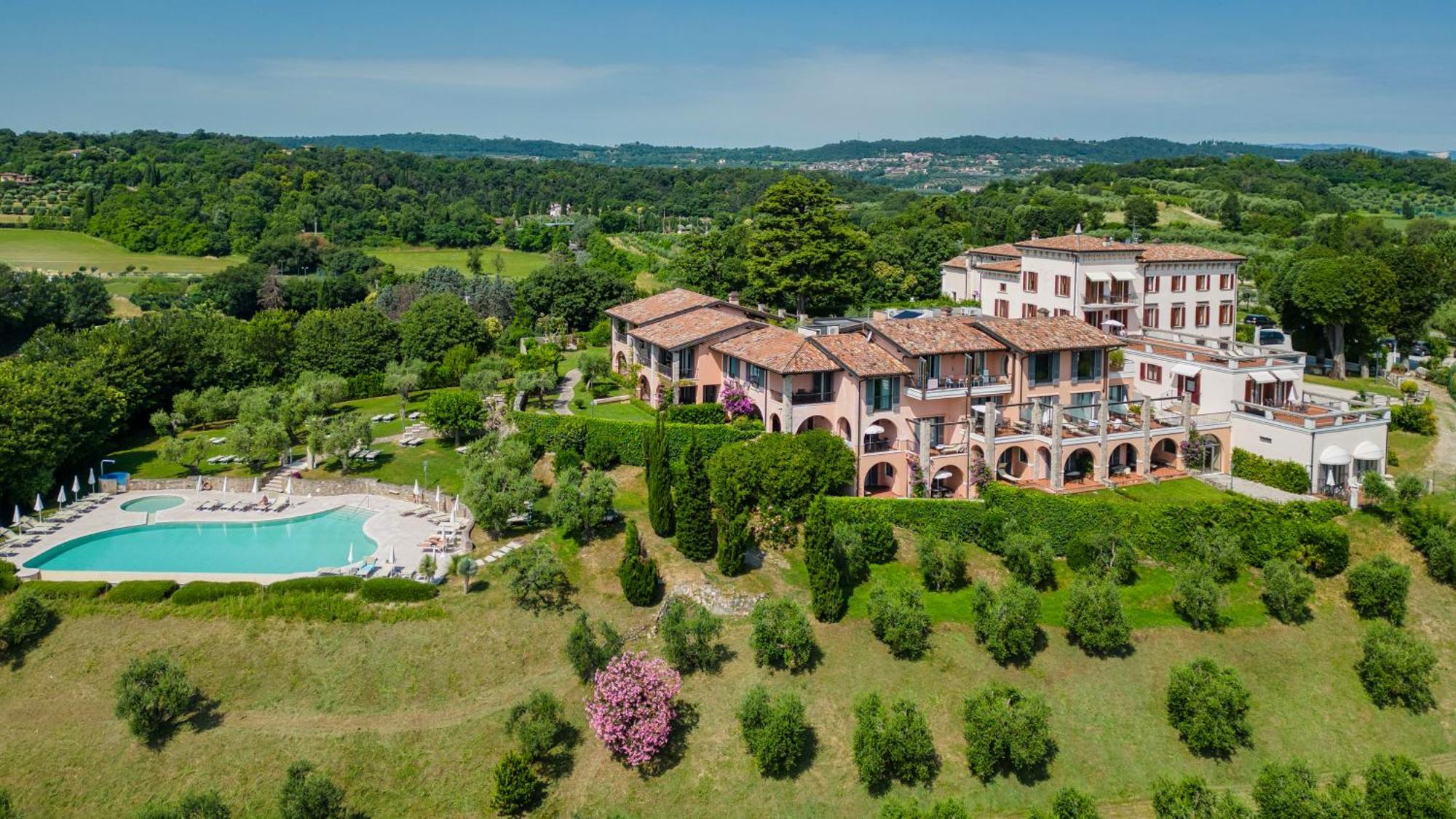 Castello Belvedere Apartments Desenzano del Garda Exterior foto
