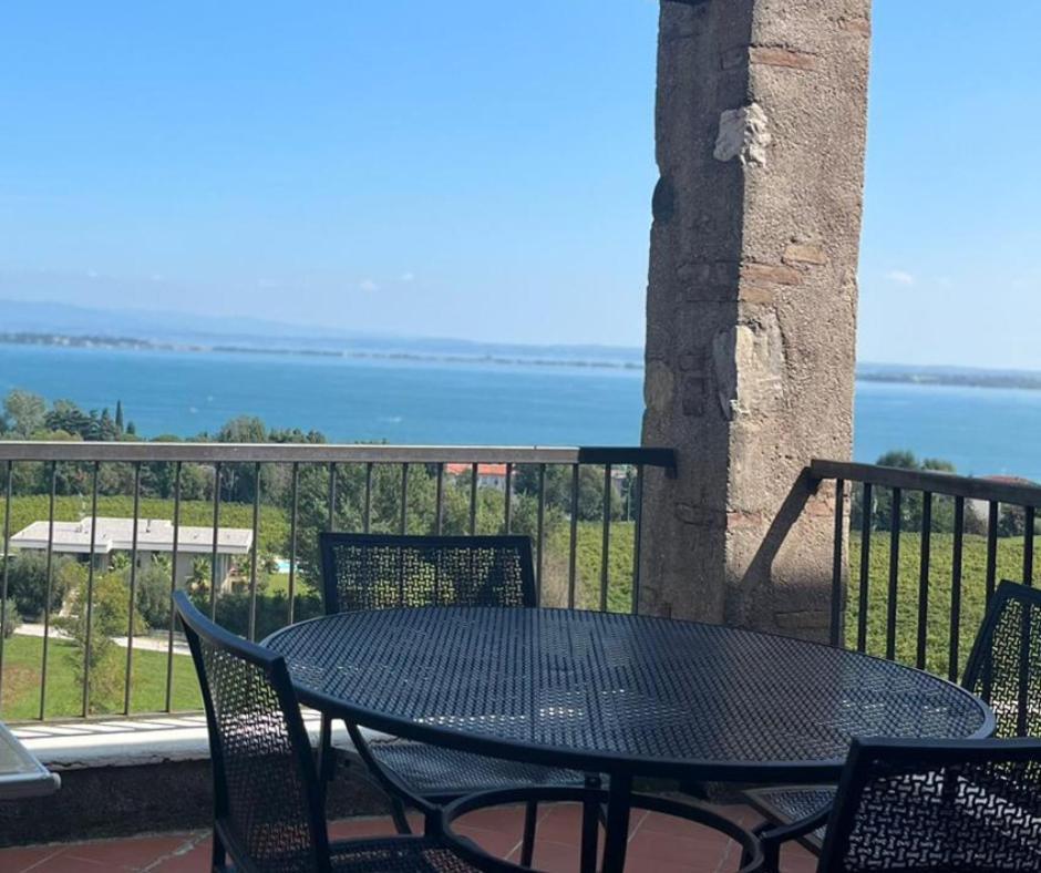 Castello Belvedere Apartments Desenzano del Garda Exterior foto