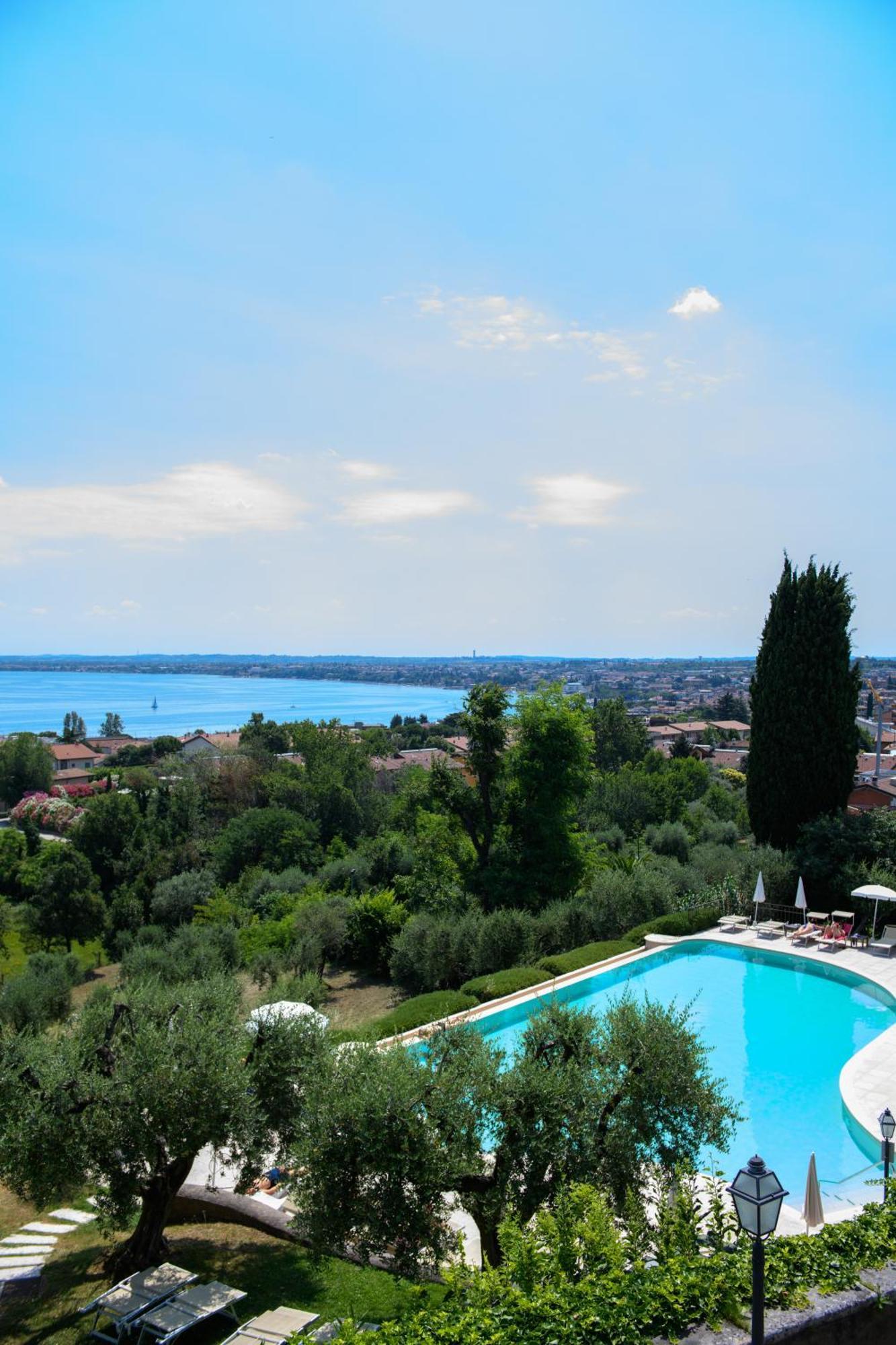 Castello Belvedere Apartments Desenzano del Garda Exterior foto